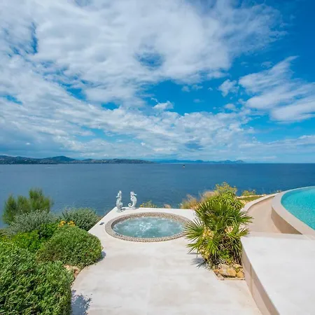 Quarto em Acomodações Particulares With Terraсe Sea View Saint-Tropez